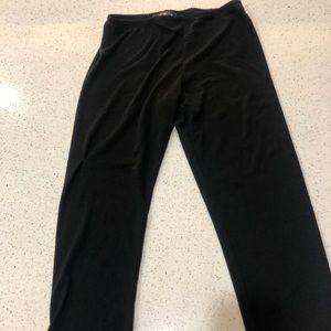 Girl’s black leggings